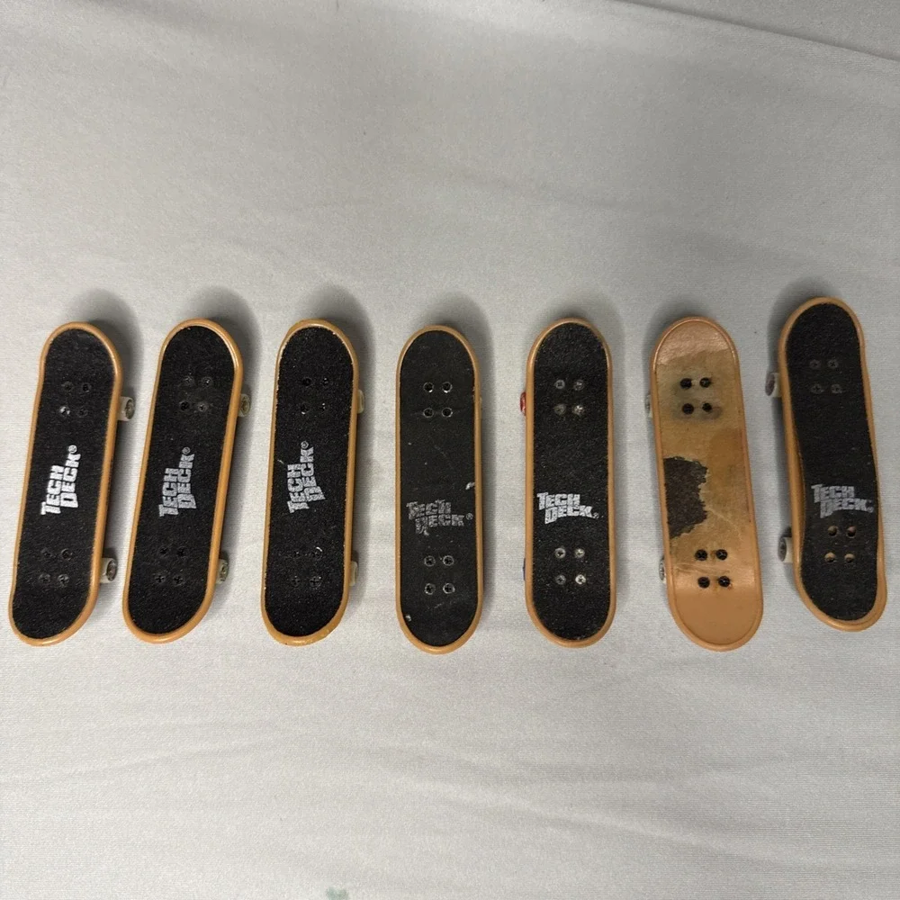 Vintage Tech Deck Fingerboard Lot 7 Boards w/ Display Carrying Case READ
